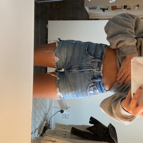 Abercrombie High Rise Mom Short - 000/23 - Picture 4 of 6